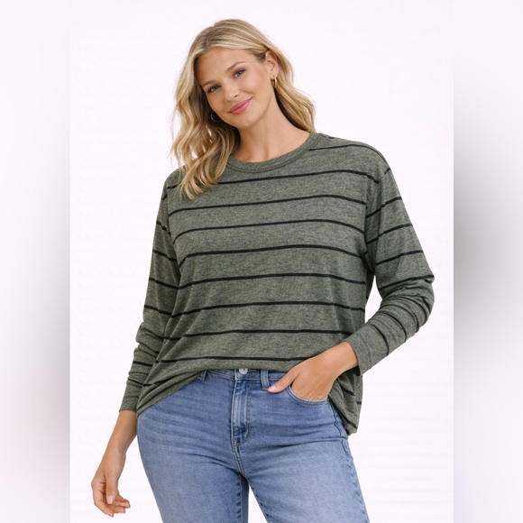 Forever 21 Tops - Forever 21 Olive Green Striped long sleeve tee top